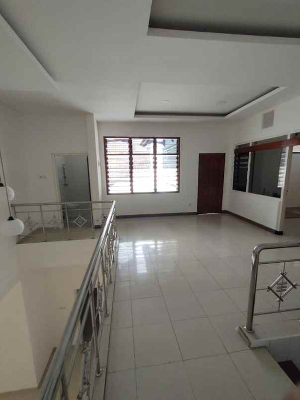 dijual rumah ngagel jaya