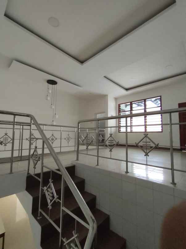 dijual rumah ngagel jaya