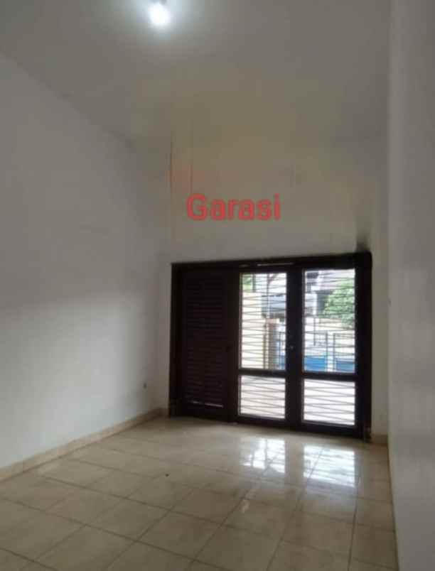 dijual rumah ngagel jaya