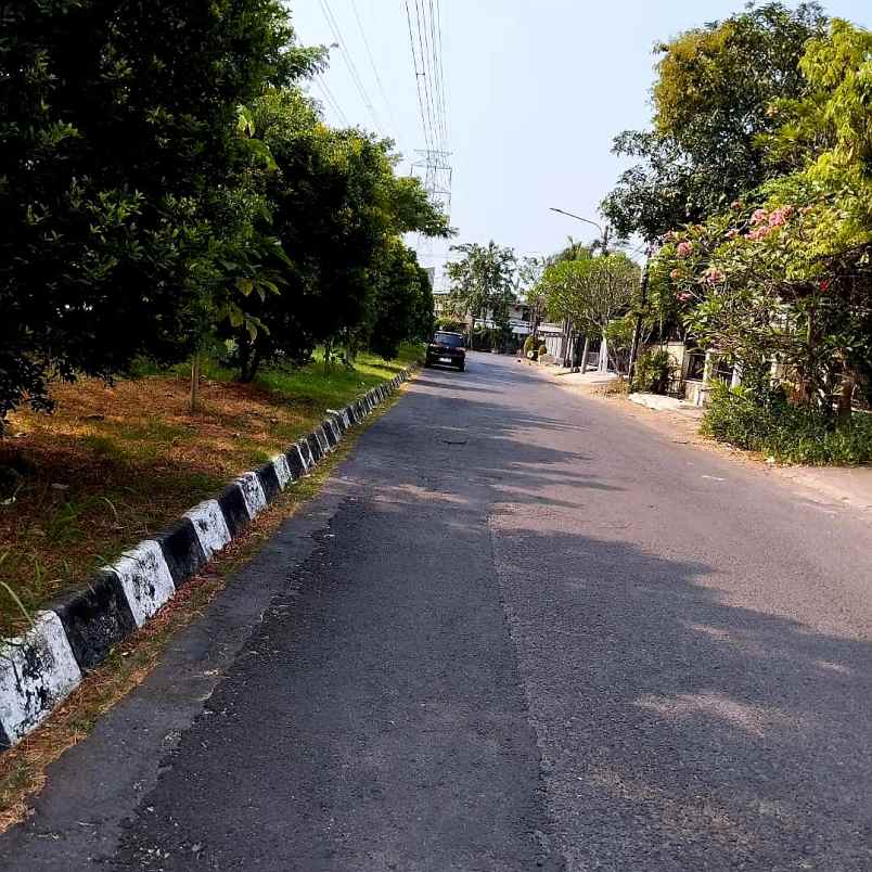 dijual rumah nginden intan barat