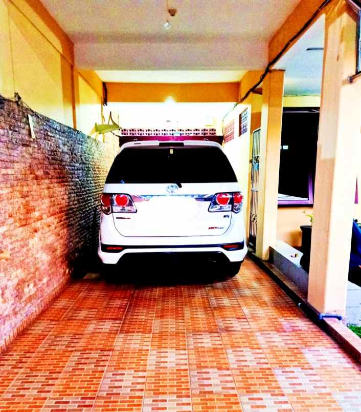 dijual rumah nginden intan barat