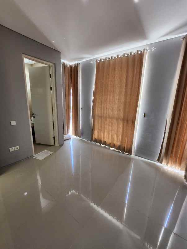 dijual rumah north west park citraland