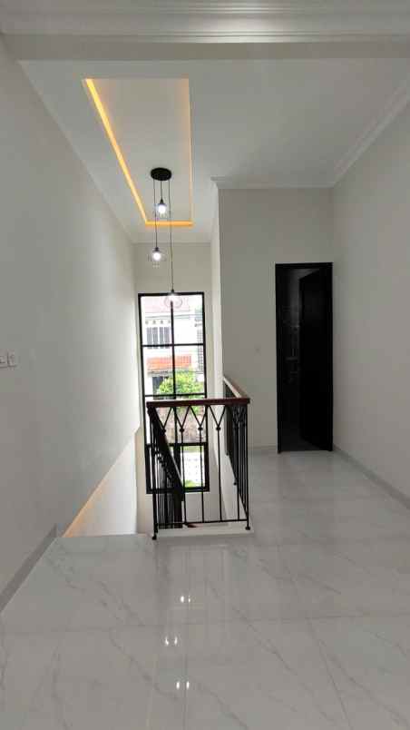 dijual rumah nusaloka bsd city