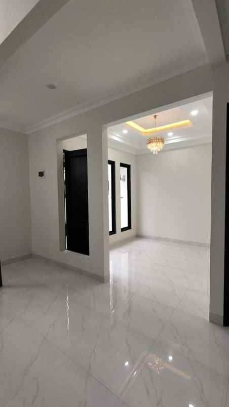 dijual rumah nusaloka bsd city