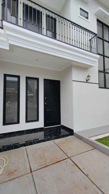 dijual rumah nusaloka bsd city