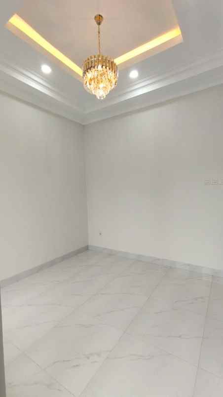 dijual rumah nusaloka bsd city