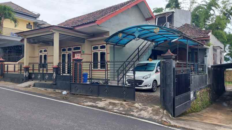 dijual rumah oro oro ombo