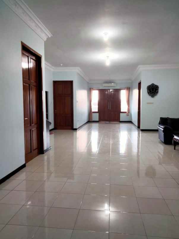 dijual rumah pacuan kuda