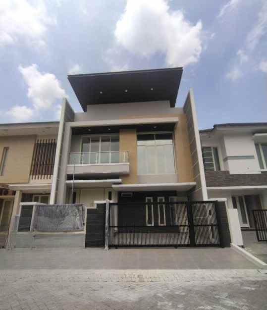 dijual rumah pakuwon city san diego