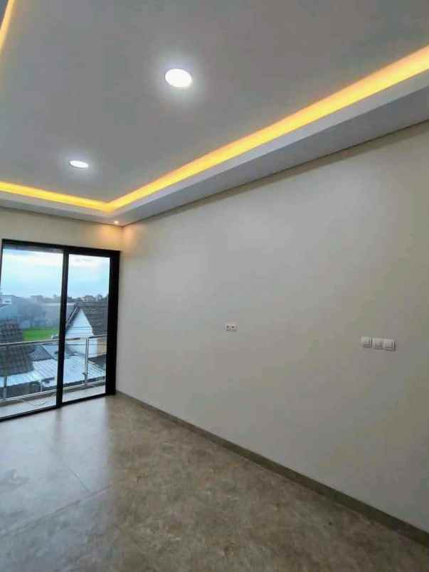 dijual rumah palagan filosofi kopi