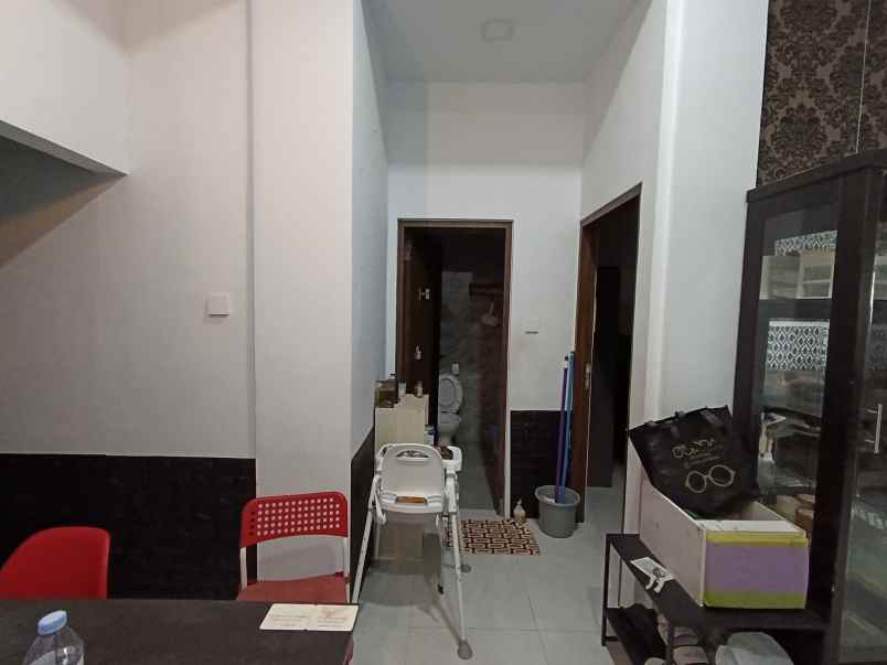 dijual rumah pancoran mas depok
