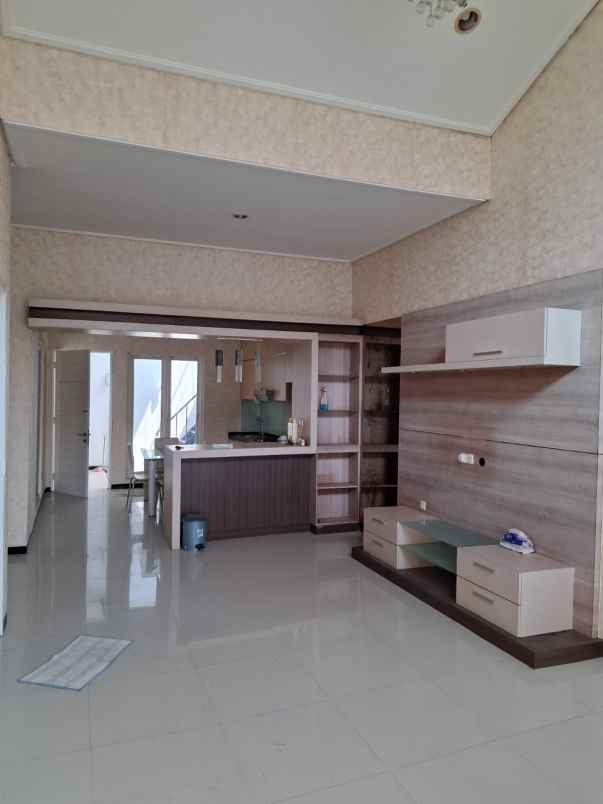 dijual rumah pantai mentari