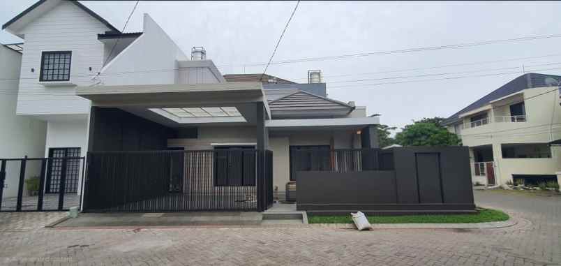 dijual rumah pantai mentari