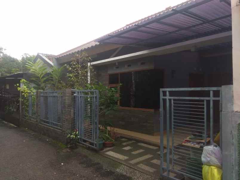 dijual rumah pasteur