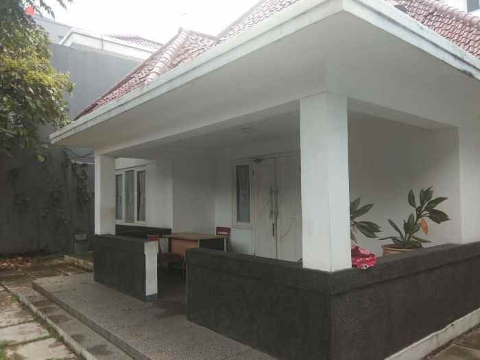 dijual rumah persatuan guru petojo