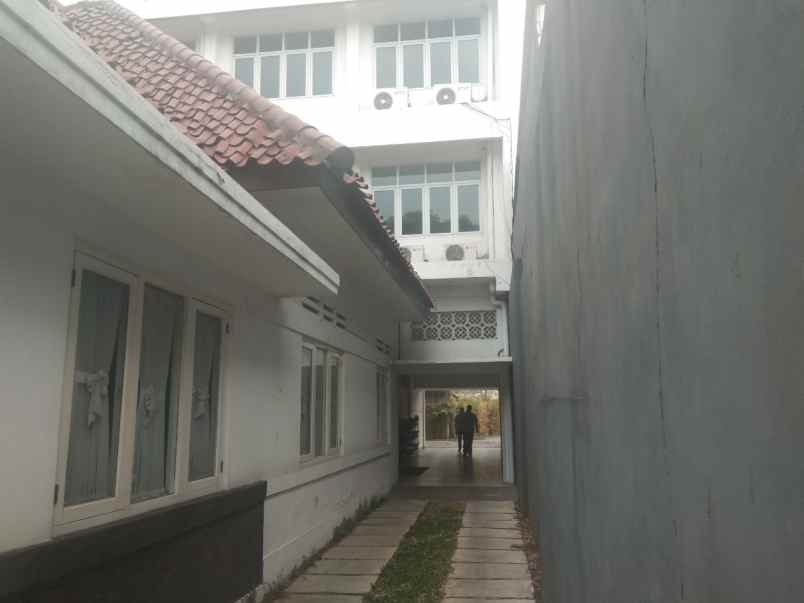 dijual rumah persatuan guru petojo