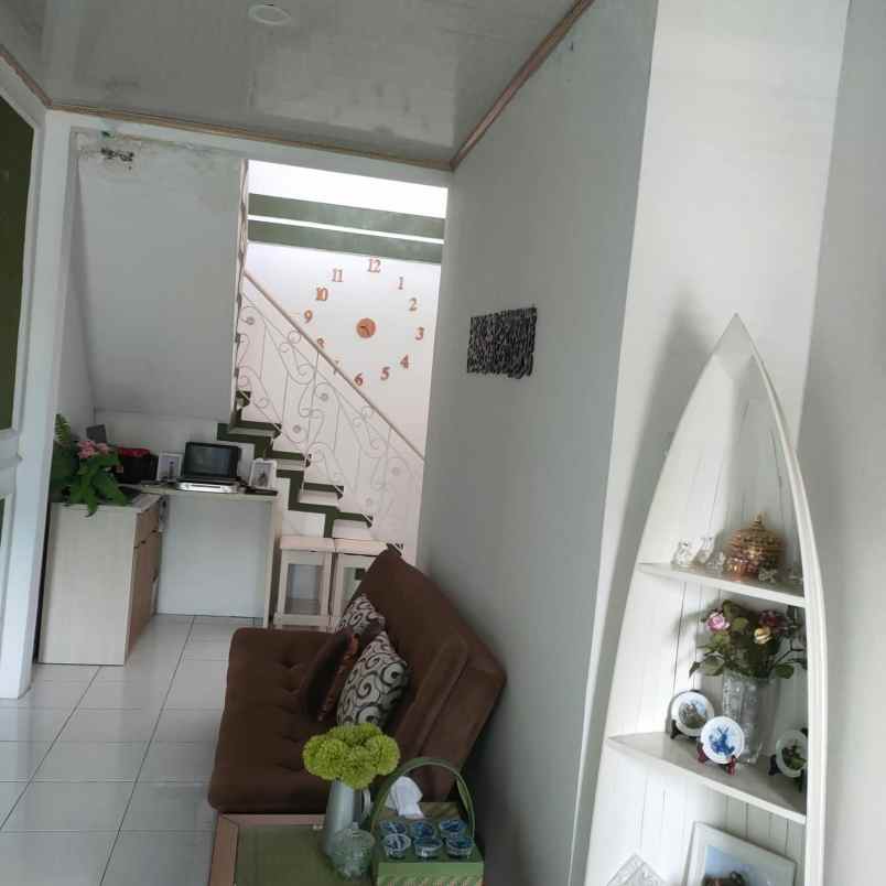 dijual rumah perum griya hegarmanah