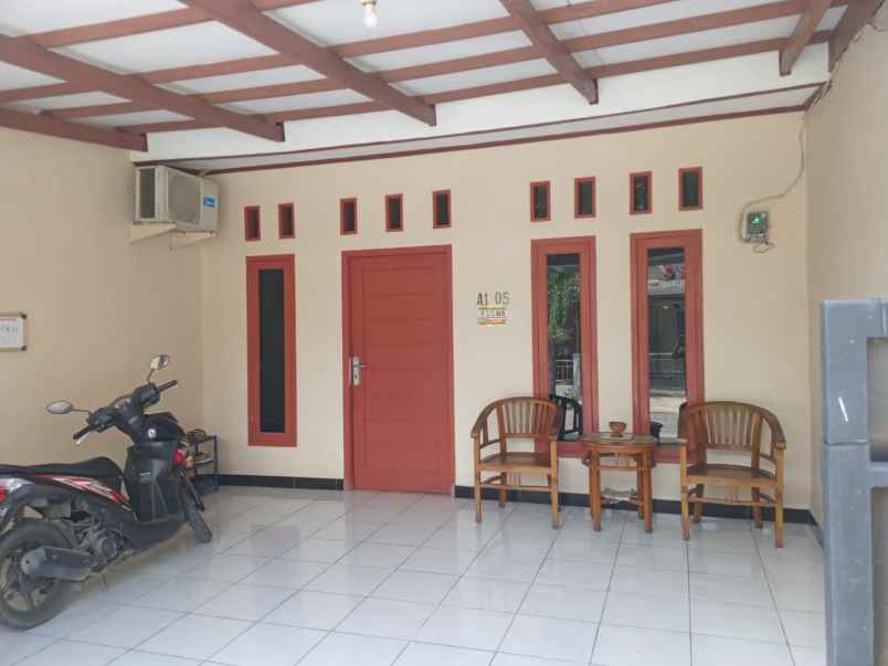 dijual rumah perum mutiara gading riviera