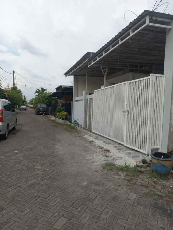 dijual rumah perum river view