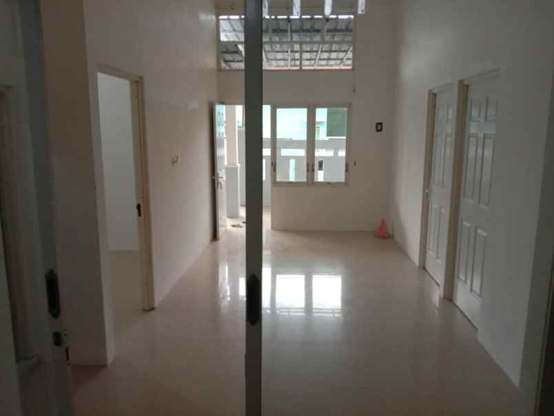 dijual rumah perum river view