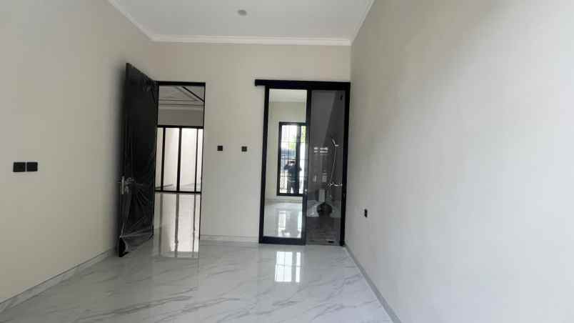 dijual rumah perumahan galaxy bumi