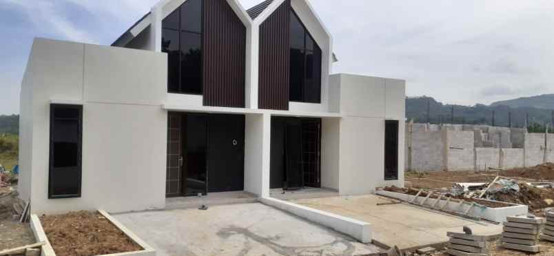 dijual rumah perumahan green semesta city