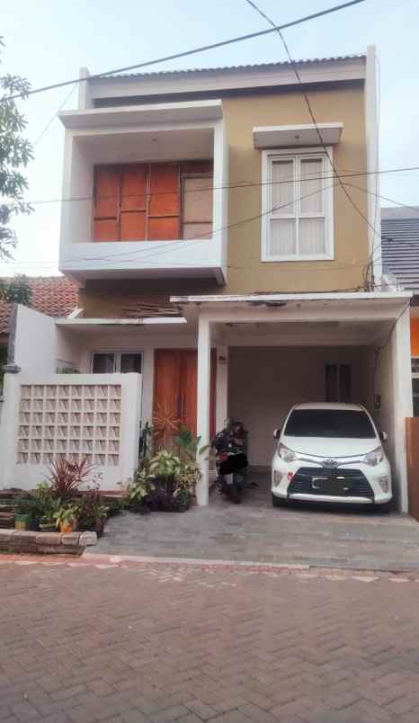 dijual rumah perumahan gresik kota baru gkb jl bali