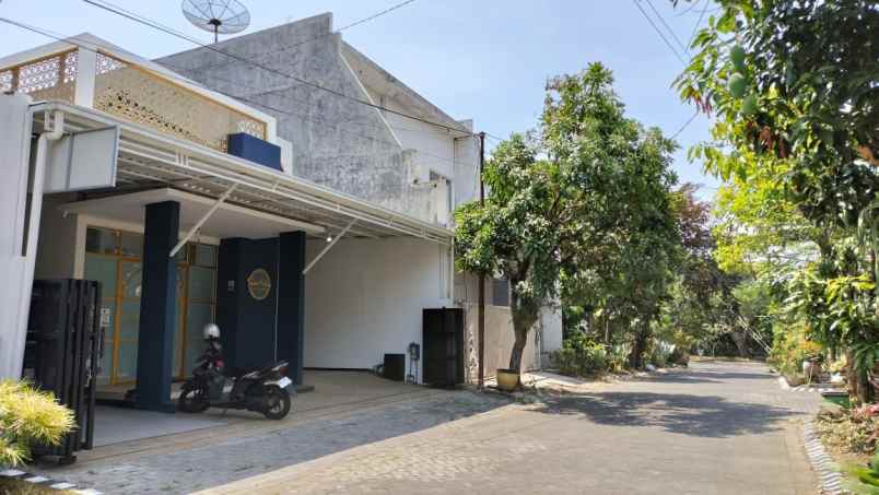 dijual rumah perumahan griyashanta