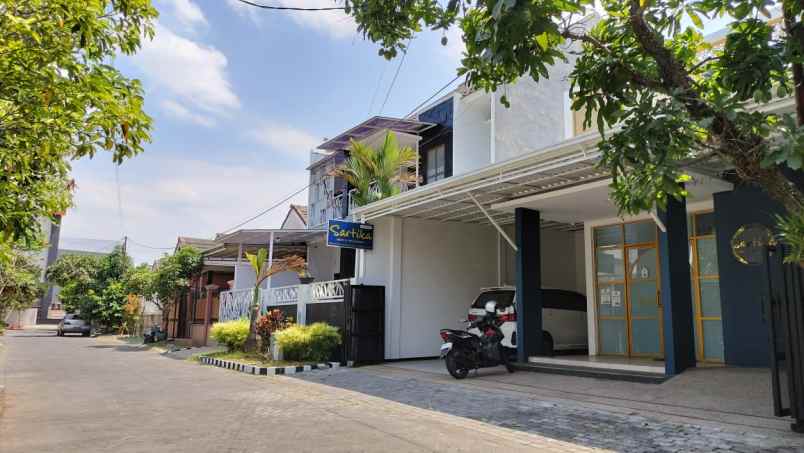 dijual rumah perumahan griyashanta