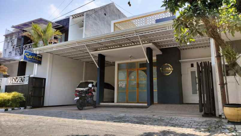 dijual rumah perumahan griyashanta