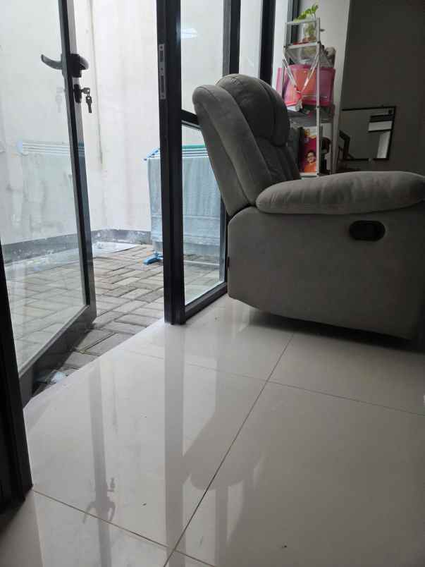 dijual rumah perumahan sukatani permai