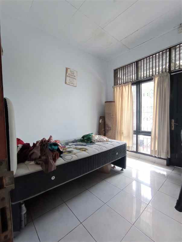 dijual rumah perumahna taman harapan