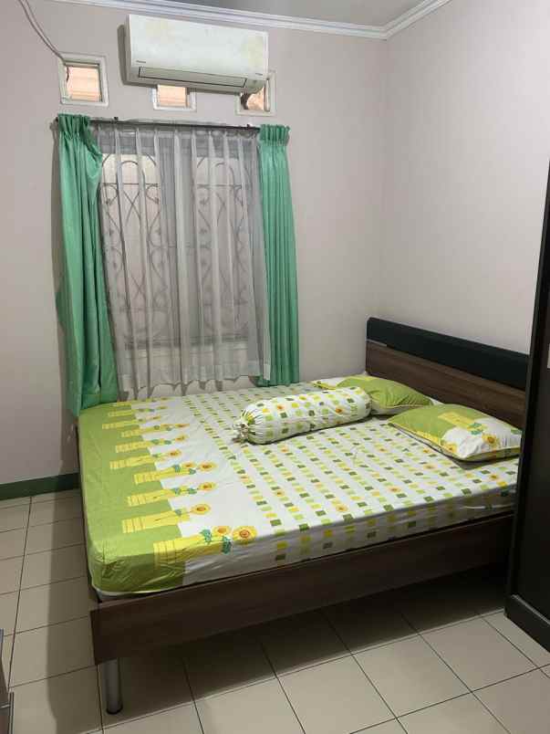 dijual rumah pinus regenci