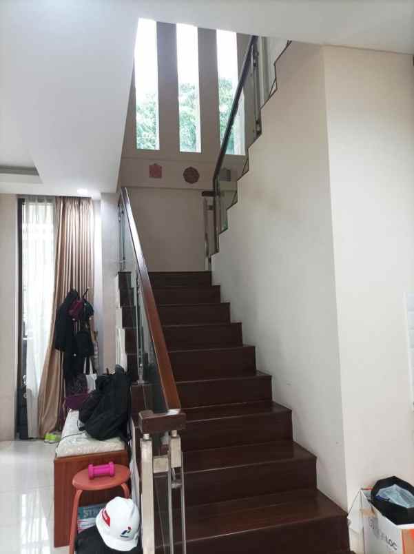 dijual rumah pondok