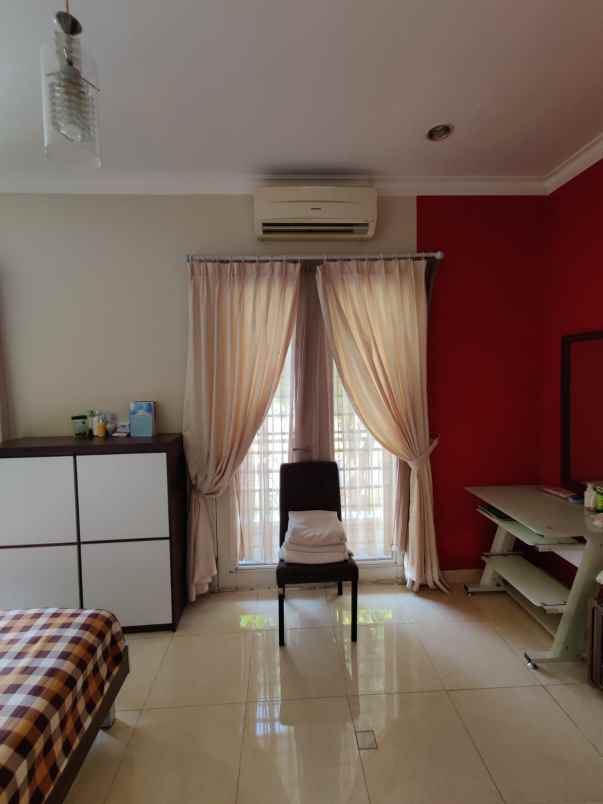 dijual rumah pondok hijau golf gading