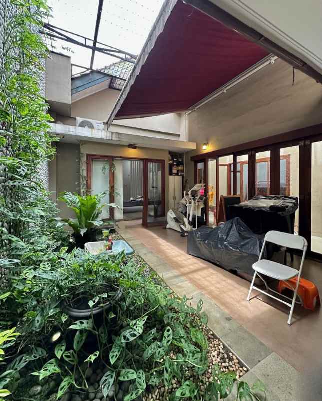 dijual rumah pondok indah