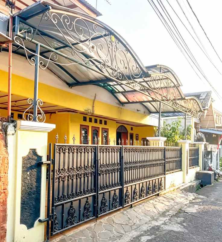 dijual rumah pondok kopi