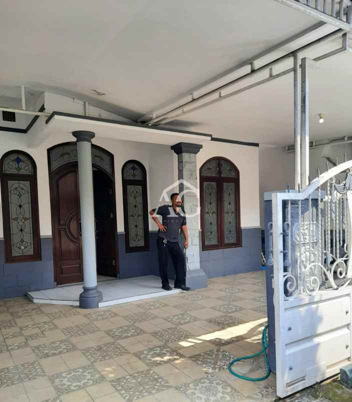 dijual rumah pondok wisata estate