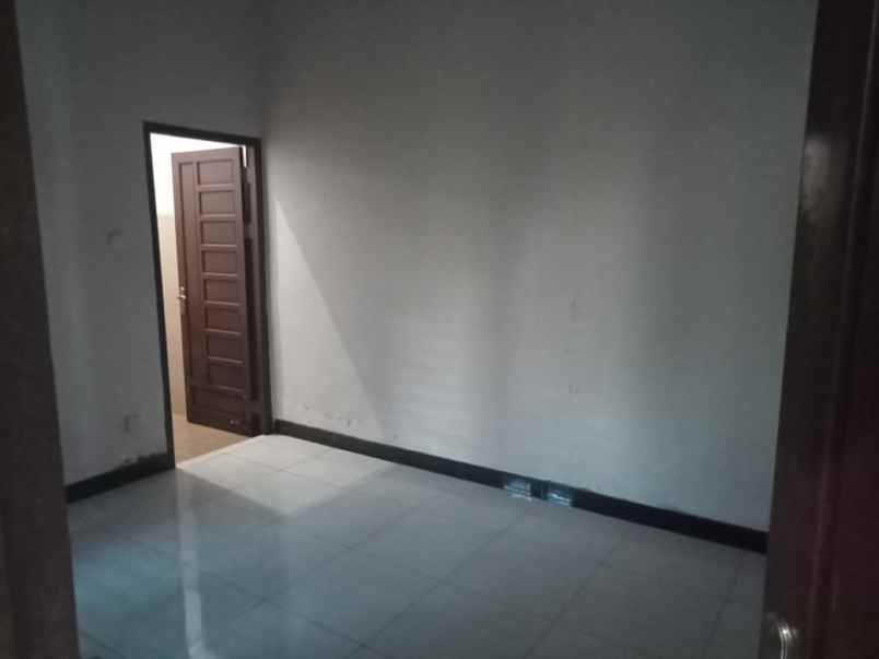 dijual rumah pribadi lokasi strategis