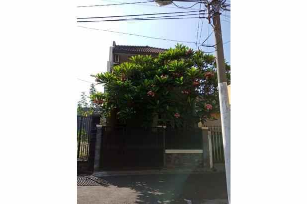 dijual rumah pucang sewu