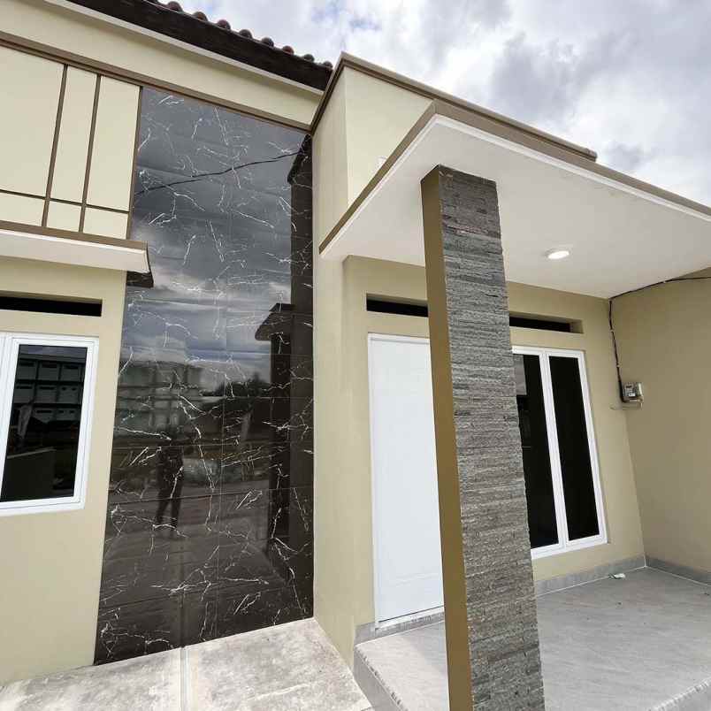 dijual rumah pucangsawit jebres surakarta