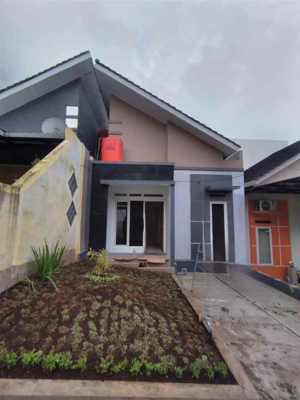 dijual rumah pudakpayung