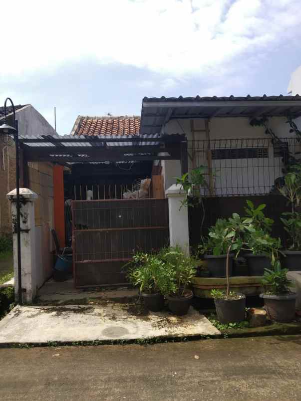 dijual rumah puri cipageran indah ii