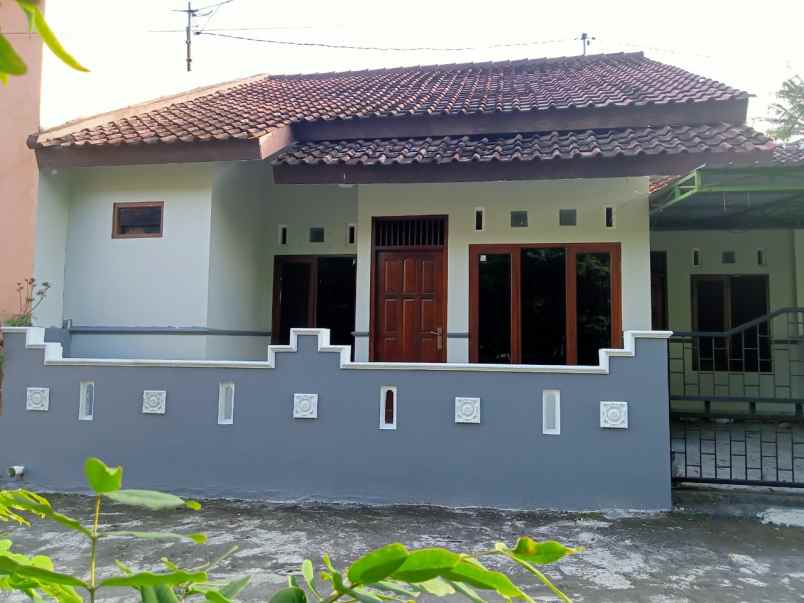 dijual rumah purwomartani