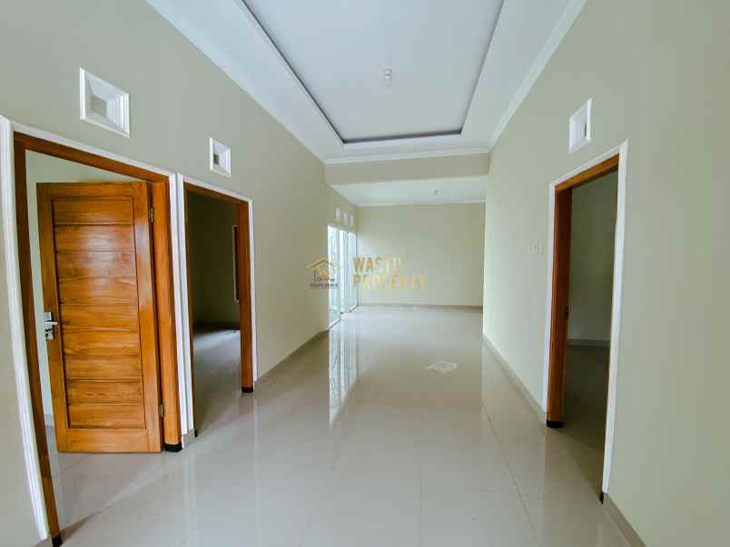 dijual rumah purwomartani kec kalasan