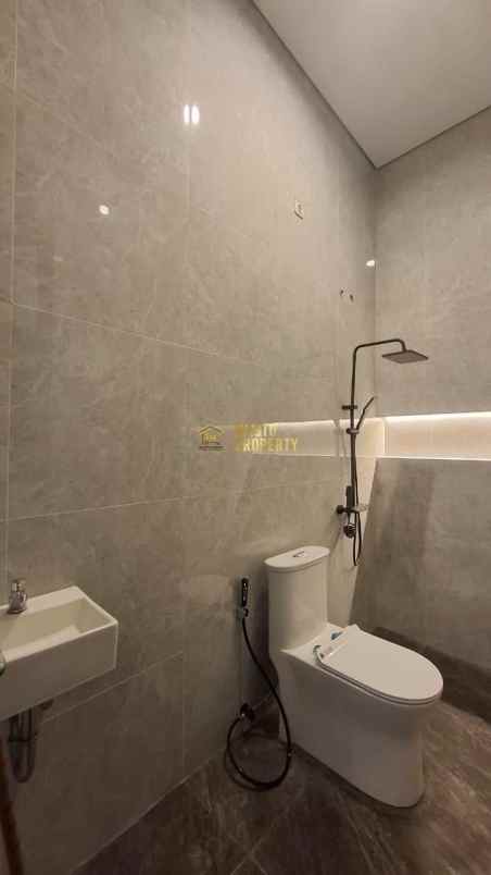 dijual rumah purwomartani kec kalasan