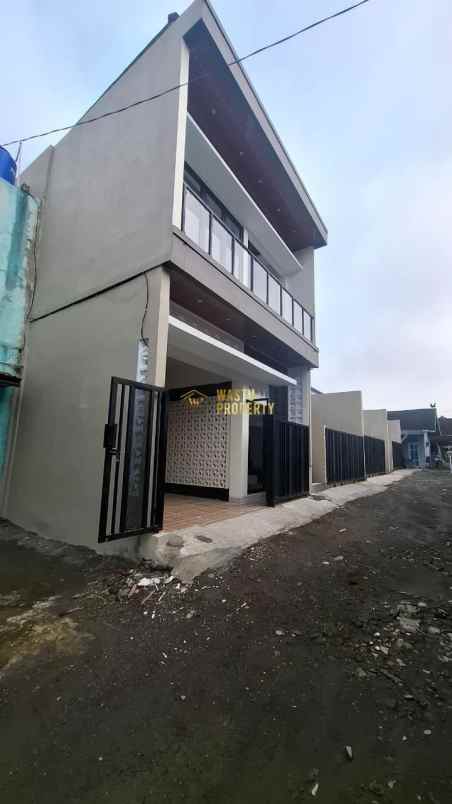 dijual rumah purwomartani kec kalasan