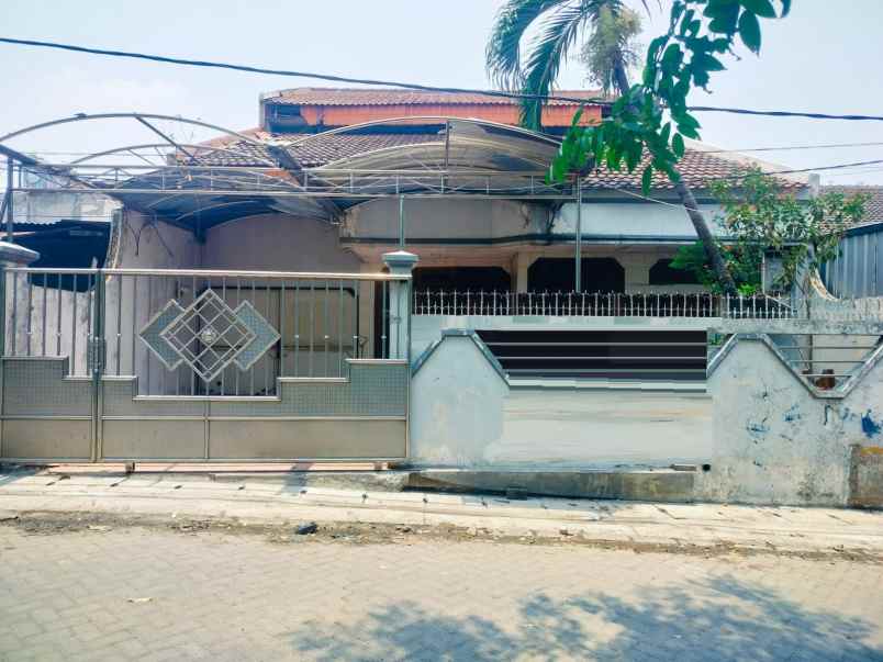 dijual rumah putat gede timur