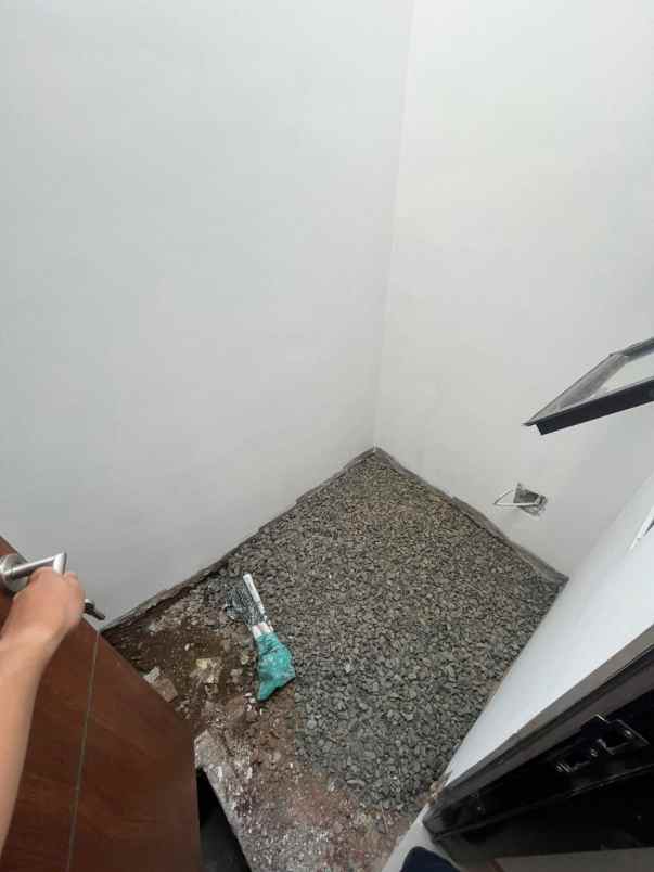 dijual rumah radar auri