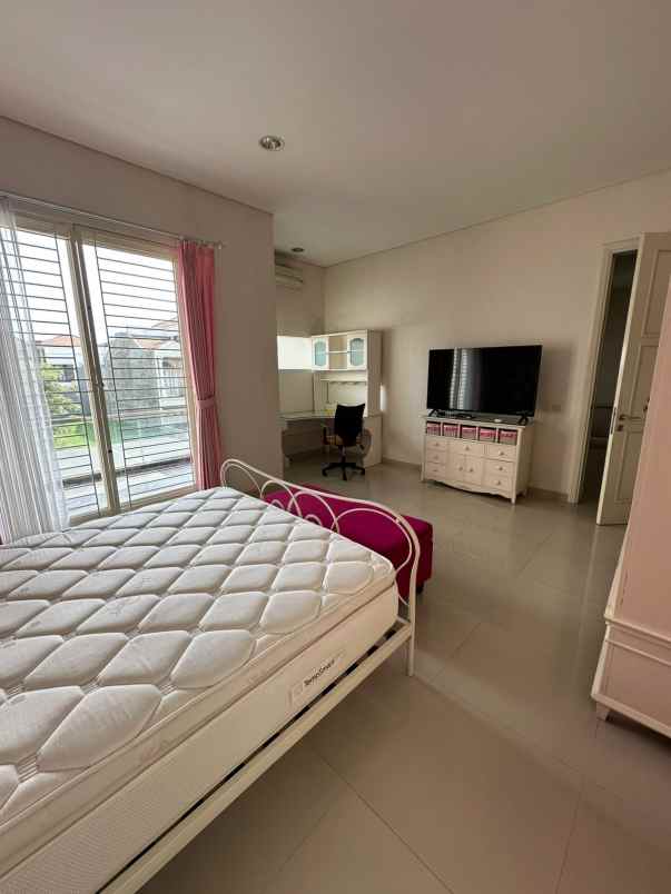 dijual rumah raffles garden citraland